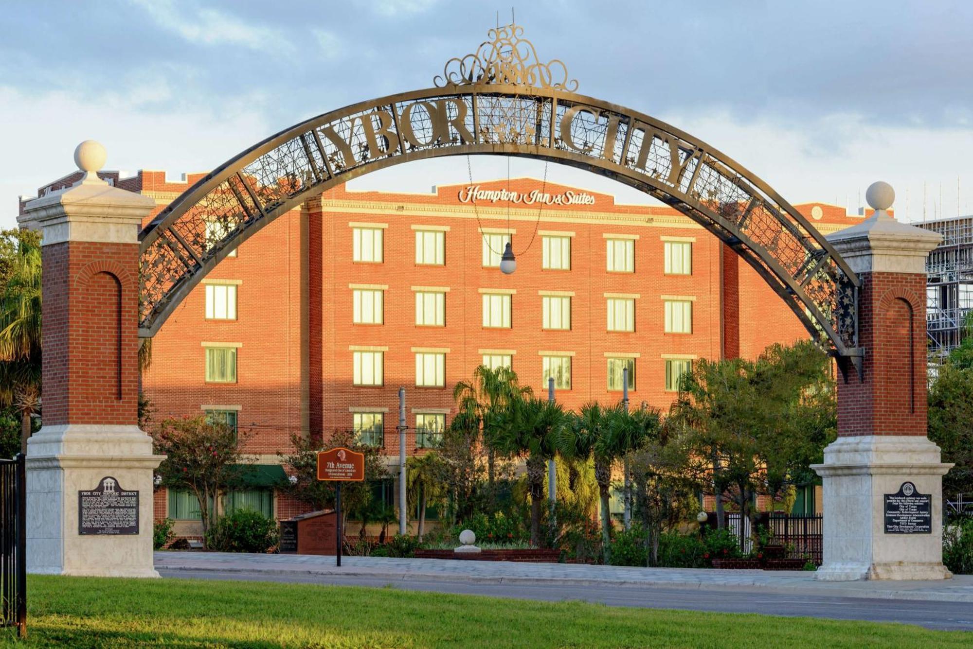 Hampton Inn & Suites Tampa Ybor City Downtown Экстерьер фото